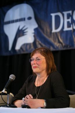 Anita Oxburgh, productrice du film WOLF en conférence de presse
